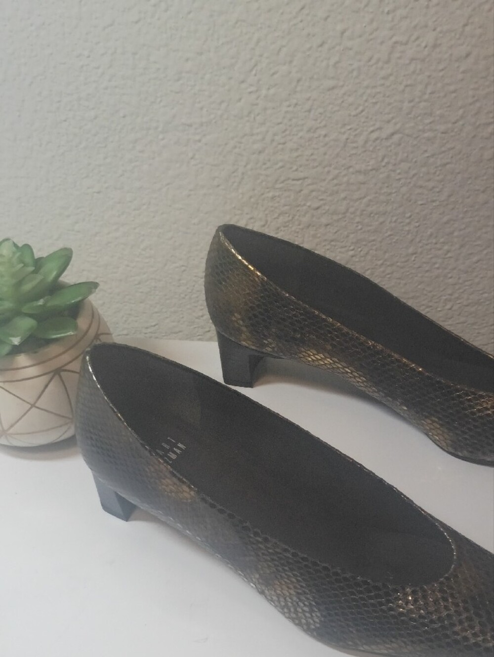 Stuart Weitzman Metallic Gold Snake-Embossed Pumps - Picture 10 of 12